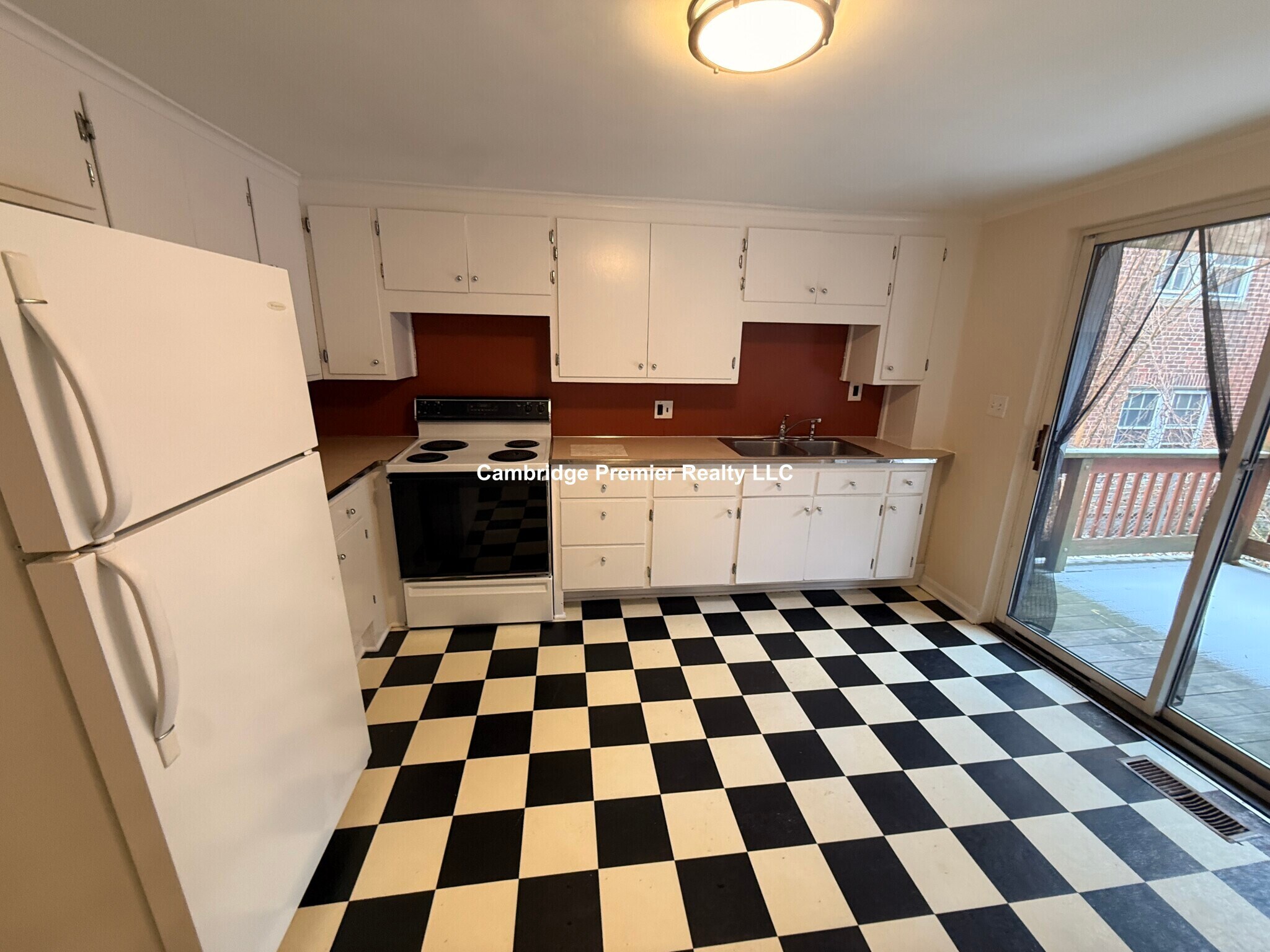 Building Photo - 199 Mount Auburn St