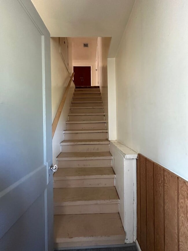 Building Photo - THIS IS A LEASE TAKEOVER, PLEASE CONTACT THE CURRENT TENANT, DANIEL @ 208-883-2854 - Super Cute 3...