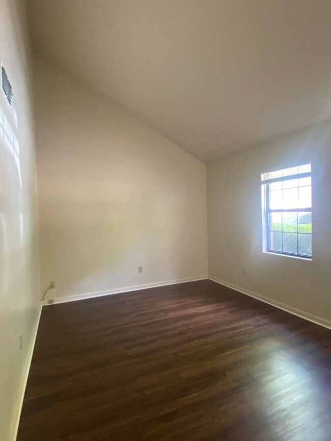 Building Photo - 2623 Windy Ridge Dr
