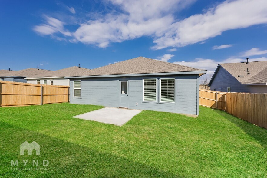 Building Photo - 2724 River Knl Ln