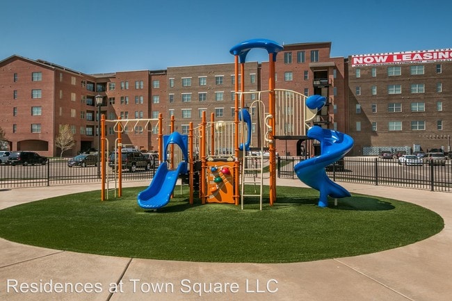Building Photo - 9181 Town Square Blvd