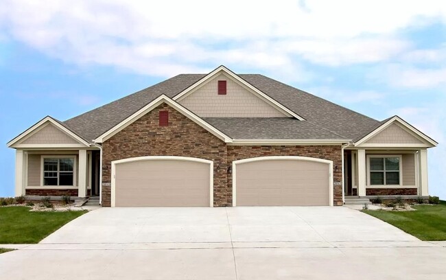 Building Photo - Centennial Pointe West