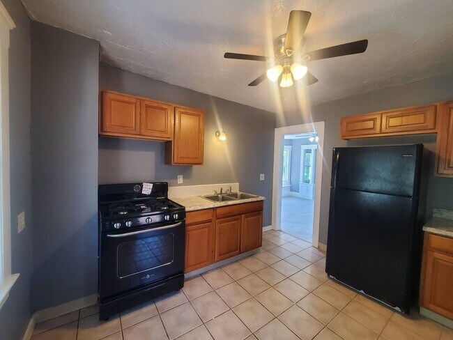 Building Photo - 4265 W 36th St