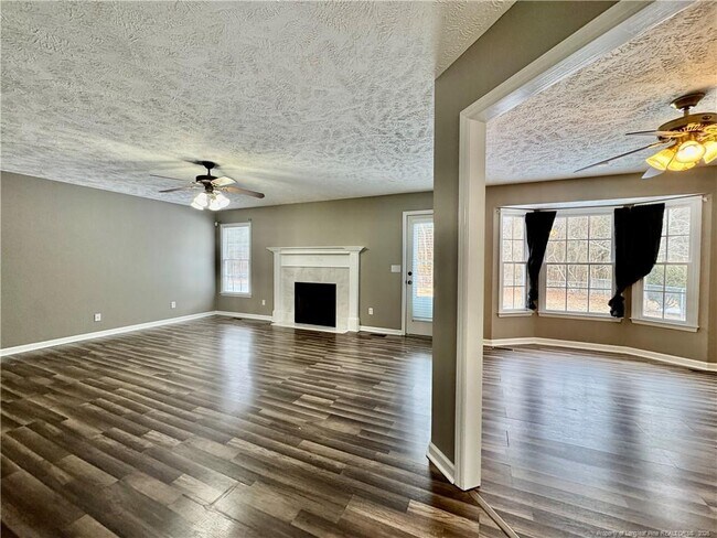 Building Photo - 271 Stone Cross Dr