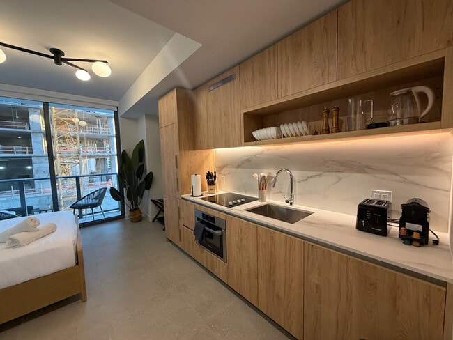 Building Photo - 11 NE 6th St