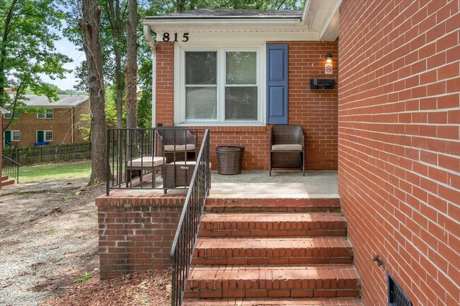 Building Photo - 804 Urban Ave