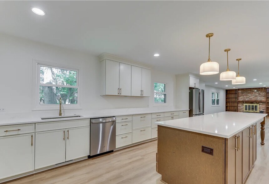 Kitchen - 11506 Rolling Springs Dr