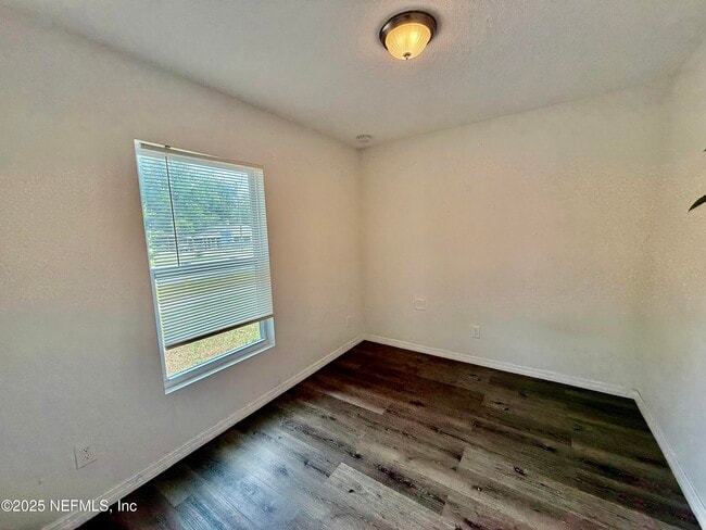 Building Photo - 114 W 41st St