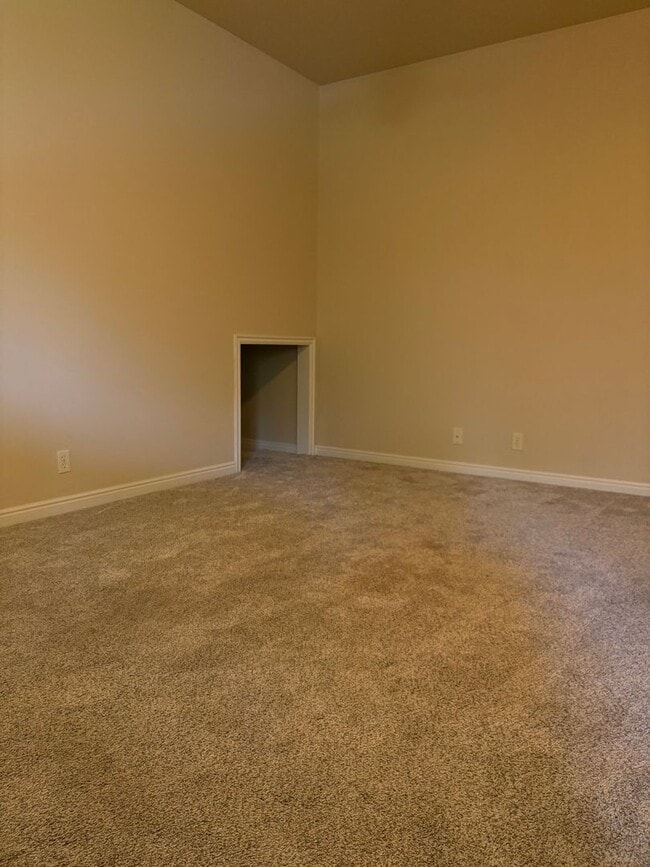 Building Photo - "Luxury Living: Stunning home with marble counter tops & Fireplace!"