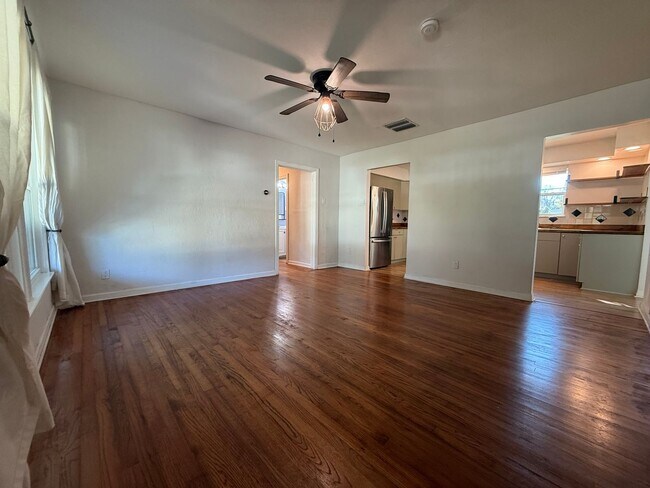 Building Photo - Charming 3-bedroom, 2-bathroom home