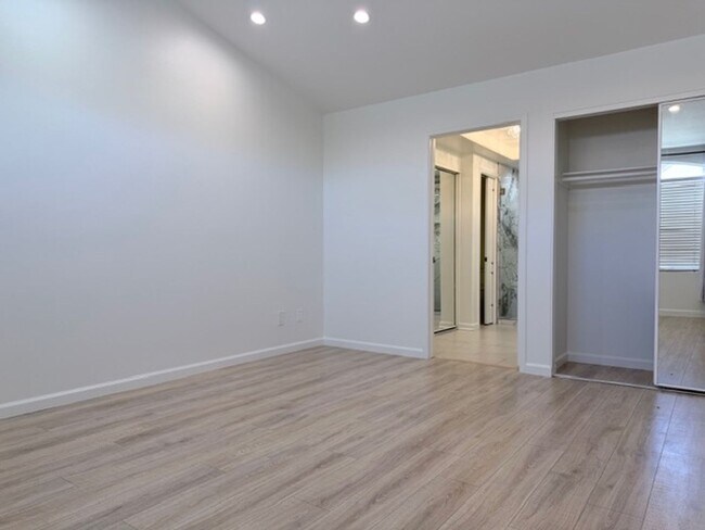 Building Photo - 18110 Flynn Dr