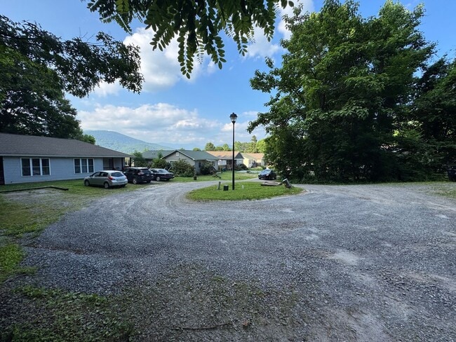 Building Photo - Swannanoa - Beloved Beacon Village!