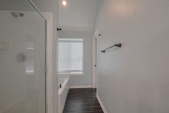Building Photo - 311 N Esplanade Ln