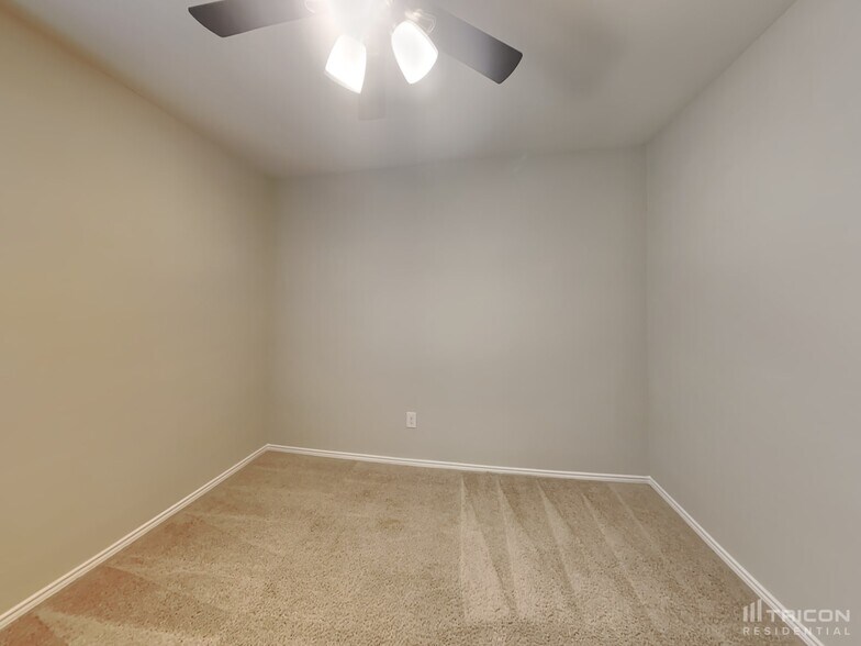 Building Photo - 309 Anvil Dr