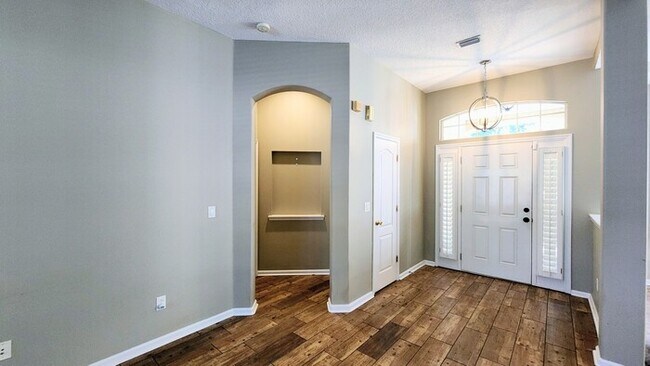 Building Photo - Luxurious 5-Bedroom Retreat with Private Pool in Ponte Vedra Beach