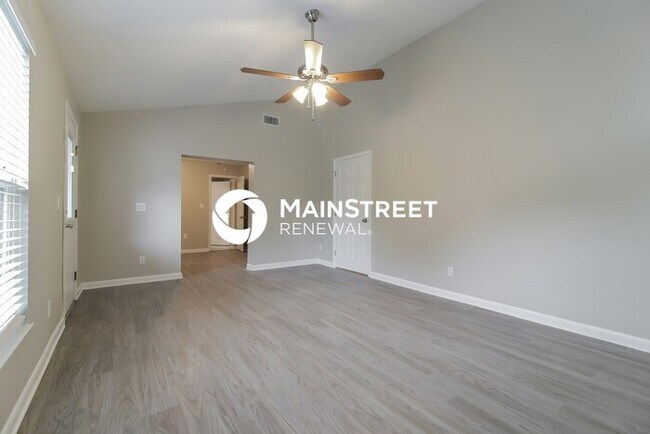 Building Photo - 4 Bedroom Pet-Friendly Home in Ocoee, FL with Main Street Renewal