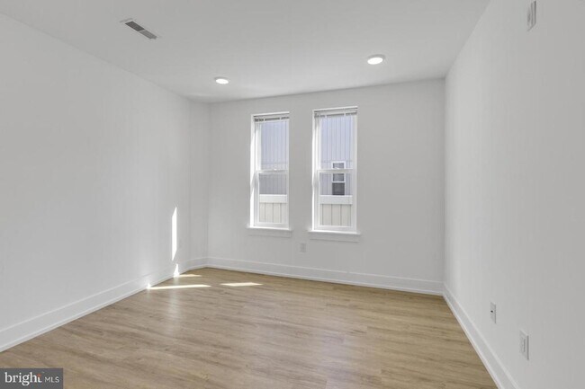 Building Photo - 1335 N Marston St