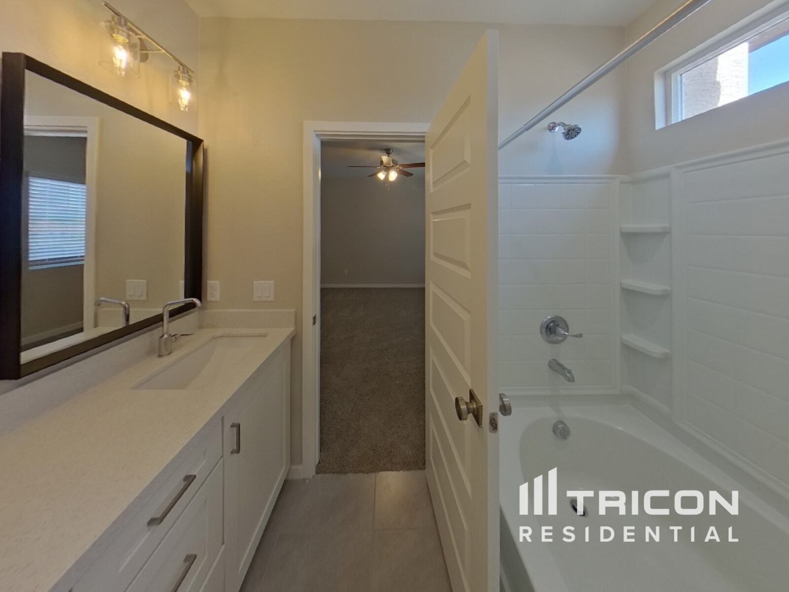 Building Photo - 4551 E Gary St