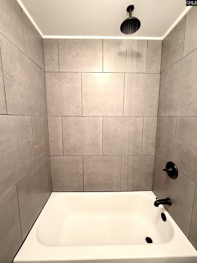 Building Photo - 1324 Lyon St