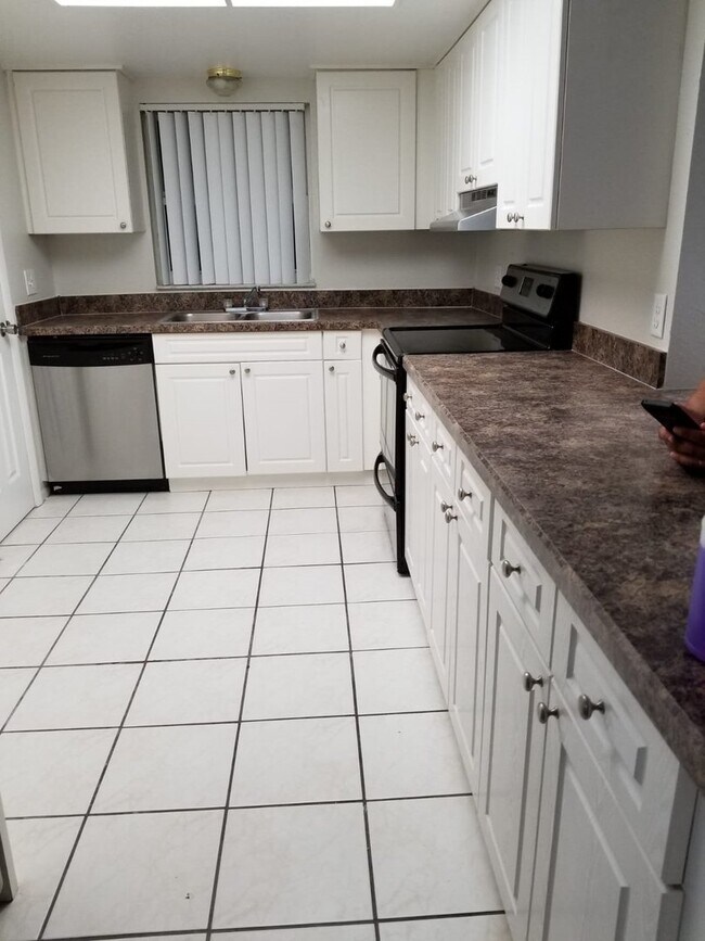 Building Photo - 9809 Turf Way