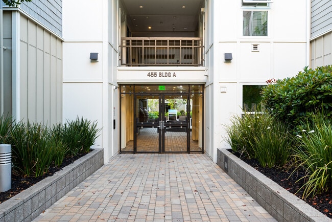 Building Photo - 455 Evelyn Ave