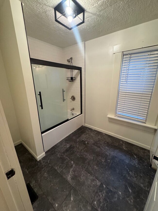 Building Photo - 1573 S 3rd St