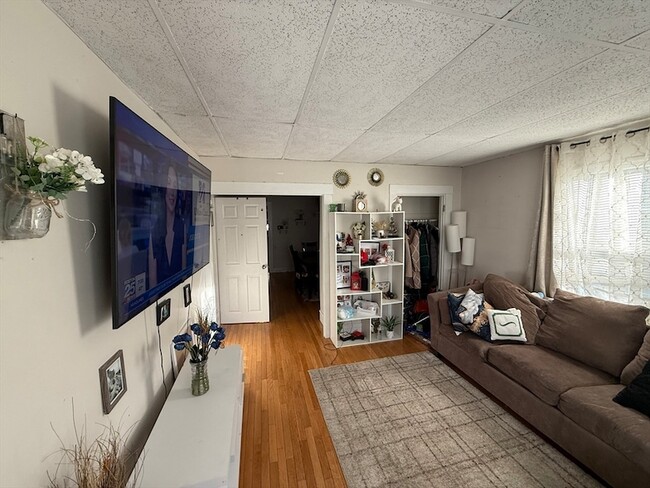 Building Photo - 76 Fowle St