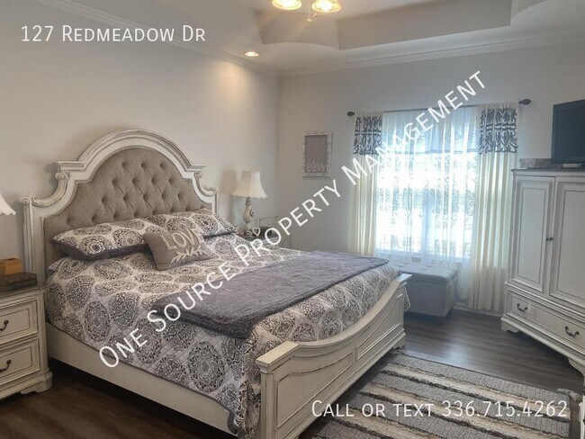 Building Photo - 127 Redmeadow Dr