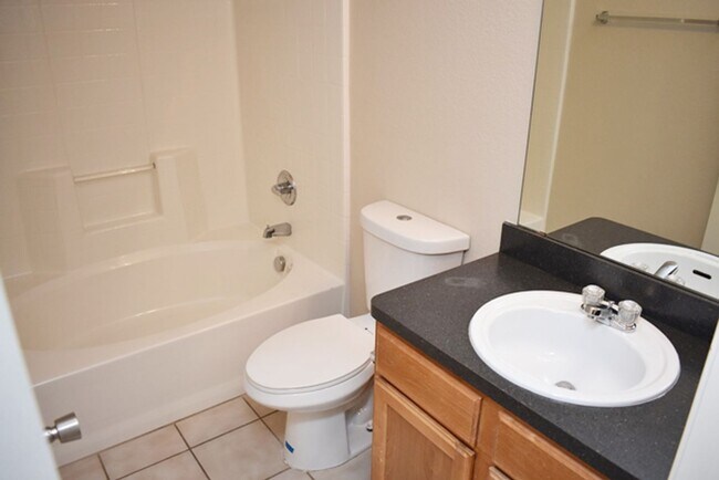 Building Photo - Wonderful 4-2-2 in N Ft. Worth, desirable ...