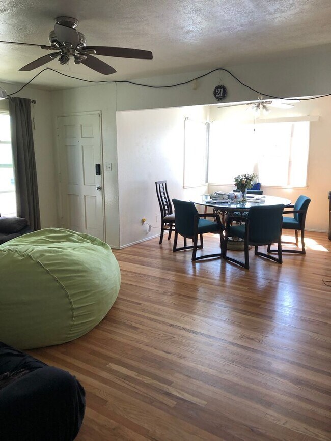 Building Photo - 7 bedrooms $1000 each w/ SPA
