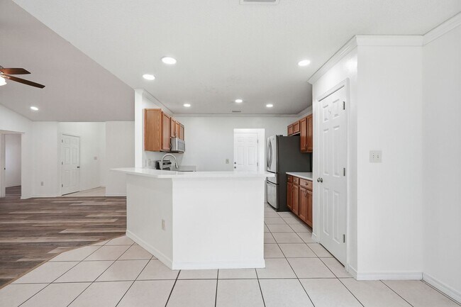Building Photo - Renovated Home in Niceville!