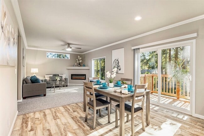 Building Photo - 39001 Shoreview Dr NE