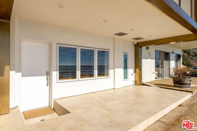 Building Photo - 11950 S Beach Club Way
