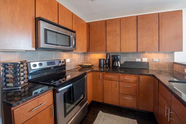 Building Photo - 301 N Neil St