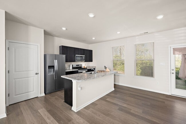 Building Photo - 121 Kennison Ln