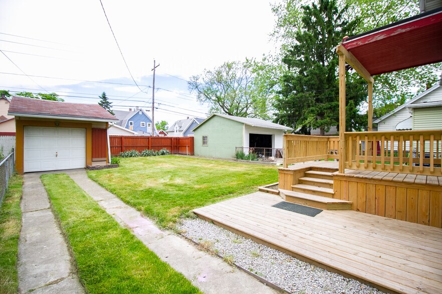 Building Photo - 472 Shasta Dr