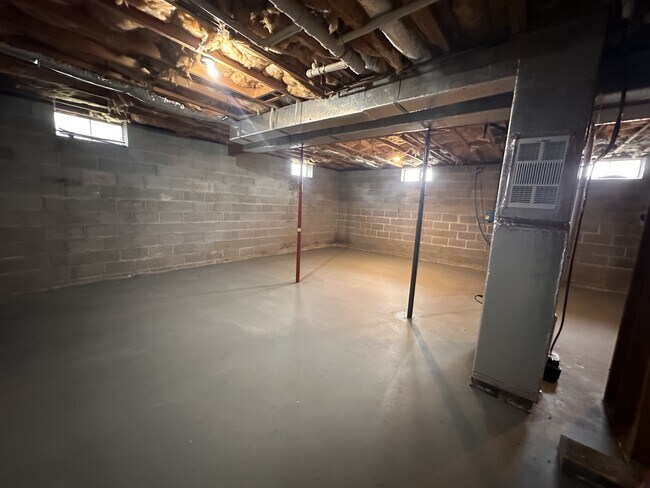 Building Photo - 1346 Nadenbousch Ln