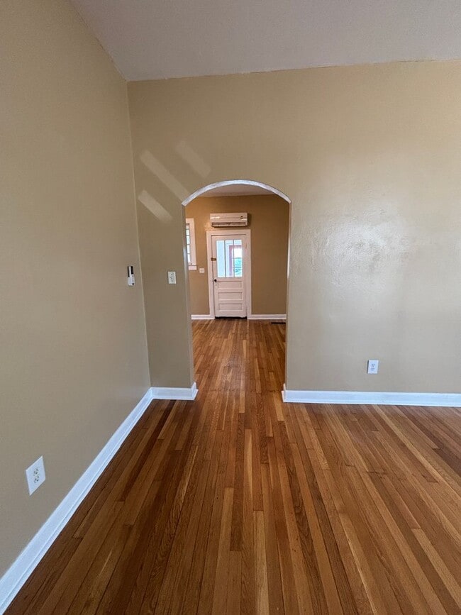 Building Photo - 14 W Carrollton Ave