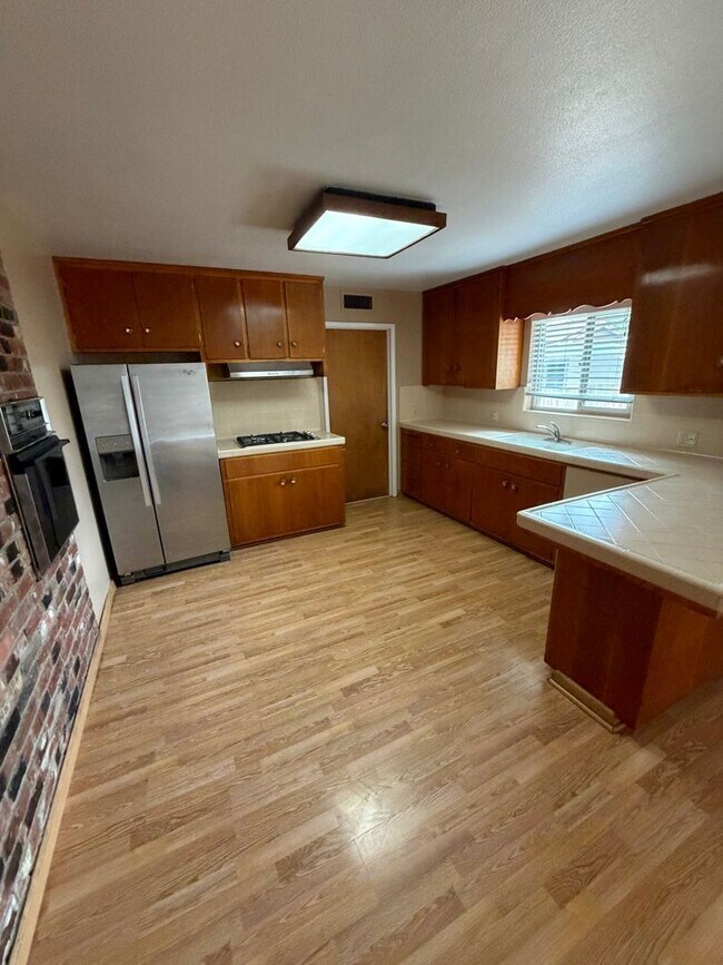 Building Photo - 3-Bedroom, 2-Bathroom Home for Rent – Move-In Ready!