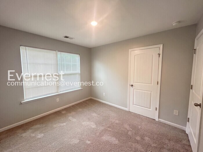 Building Photo - 5298 Hanover St