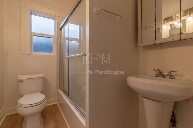 Building Photo - 444 E Sonoma Ave