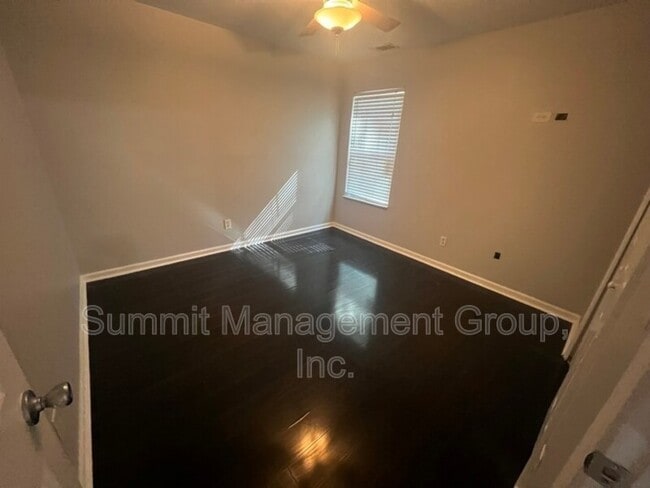 Building Photo - 6381 Klondike River Rd