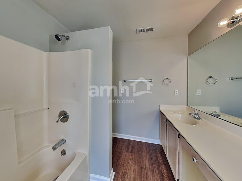 Building Photo - 103 Fair Isle Ct