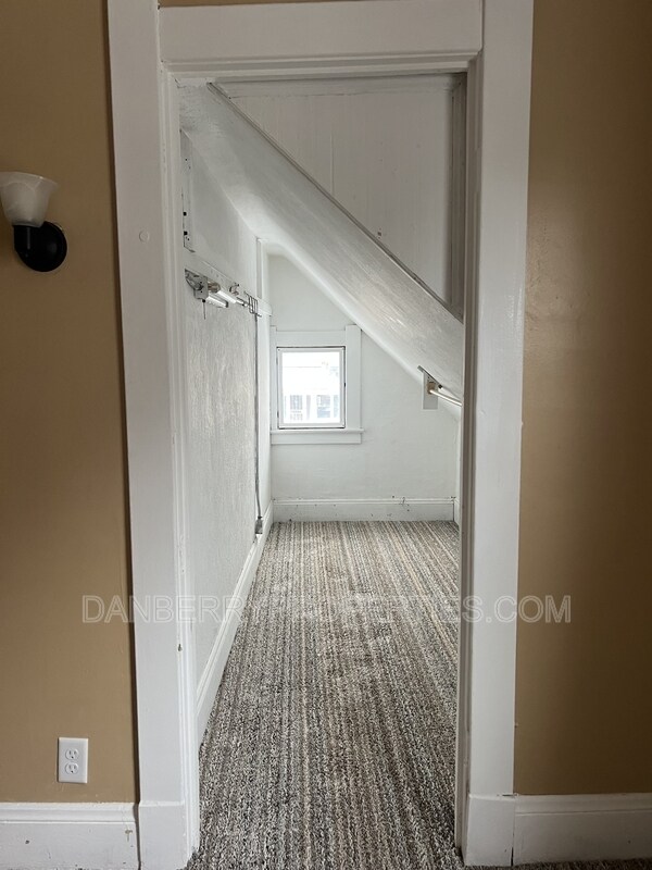 Building Photo - 2416 Lawton Ave