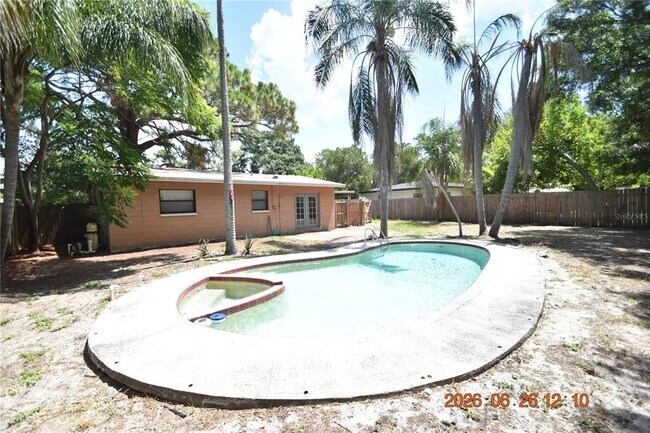 Building Photo - 4414 W Wyoming Ave