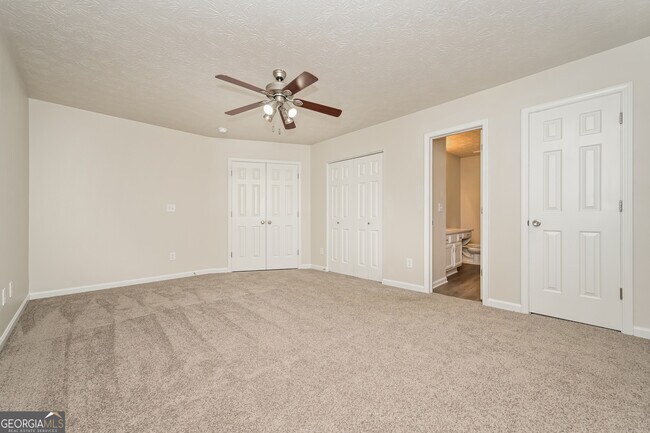 Building Photo - 25 Willow Tree Terrace