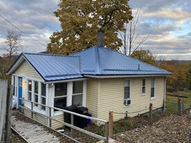 Building Photo - 444 US-22