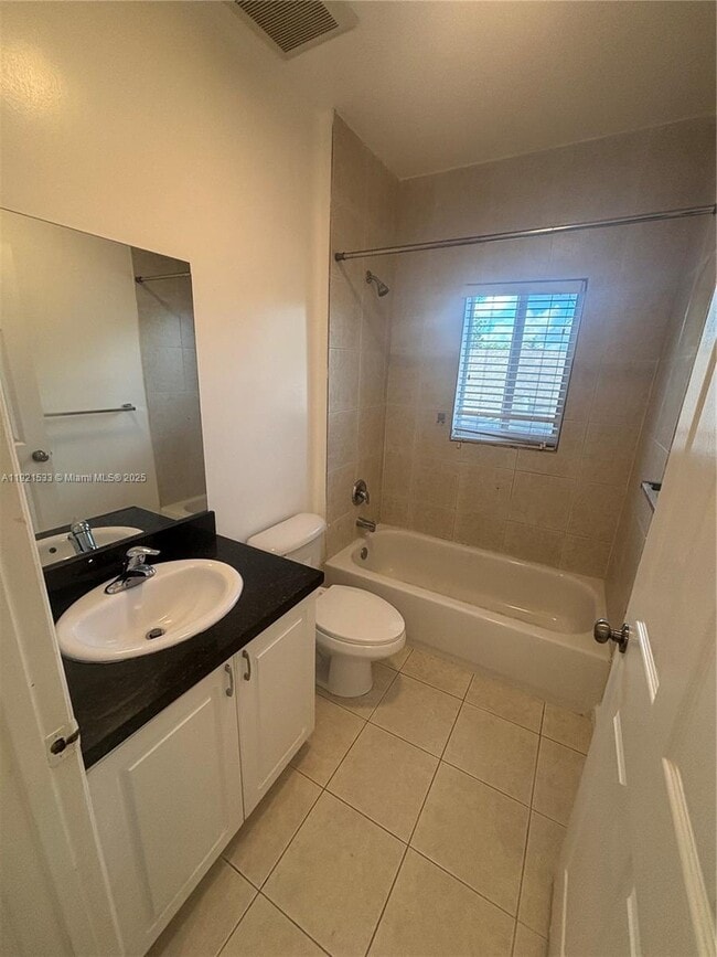 Building Photo - 820 NW 2nd Ave