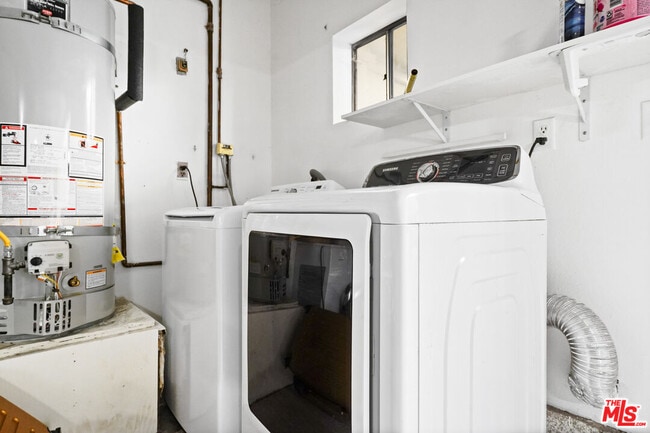 Building Photo - 5245 Coldwater Canyon Ave