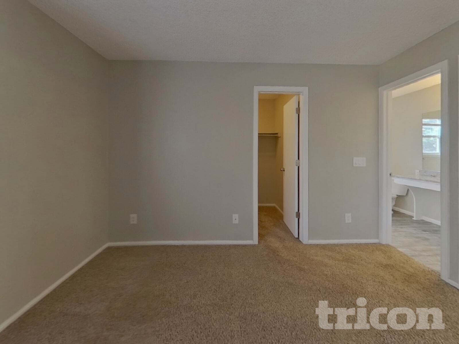 Building Photo - 3025 Richmond Dr